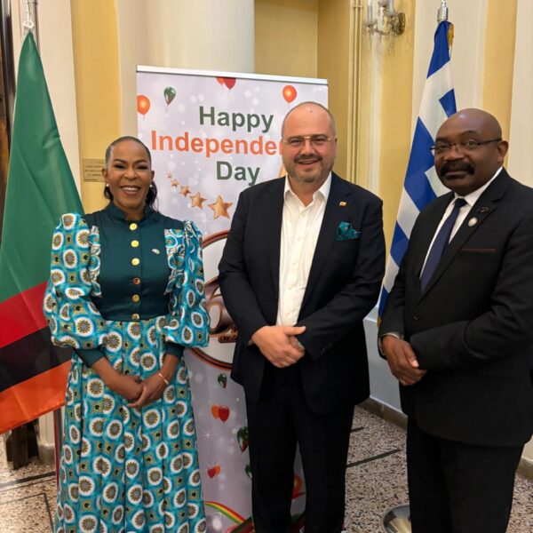 Thank you for the invitation Consul of Zambia in Greece Mrs. Rose Chizi in the occasion of celebrating the Zambian Diamond Jubilee Independence Day. It was an honour to meet his Excellency Minister of Defence Mr. Ambrose Lufuma.